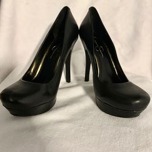 JESSICA SIMPSON GIVEN PLATFORM HEELS
